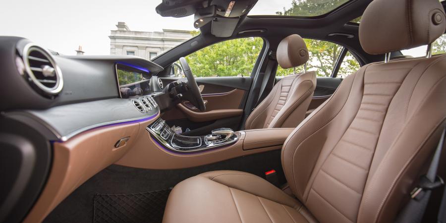 Интерьер Mercedes-Benz E300 Avantgarde Line 2016 года  (AU) (фото 15 из 23)